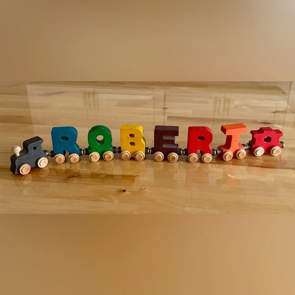 Maple Landmark NameTrain set spelling the name 